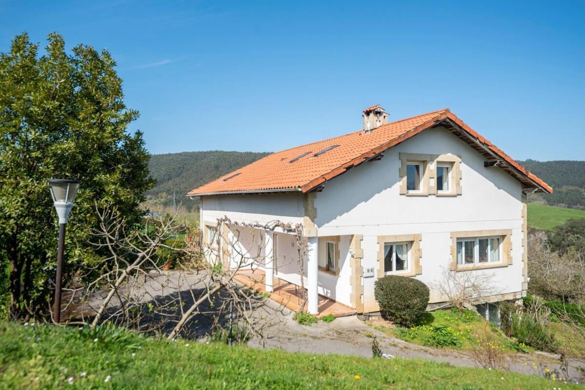 Casa Con Jardin En Gama Villa Bárcena de Cicero Екстериор снимка